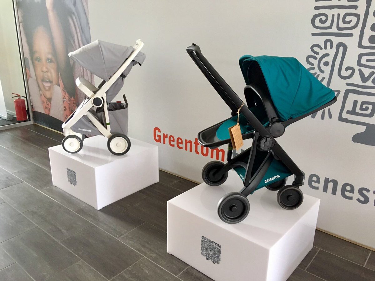 Ministerie_EZK's tweet photo. Staatssecretaris @MonaKeijzer bezoekt @Greentomworld, vorig jaar door de @KvK_NL uitgeroepen tot het meest Innovatieve #MKB bedrijf in NL. Het bedrijf produceert circulaire kinderwagens. Alle materialen zijn afkomstig van gerecyclede drinkflessen. https://t.co/XgKpz3cr94