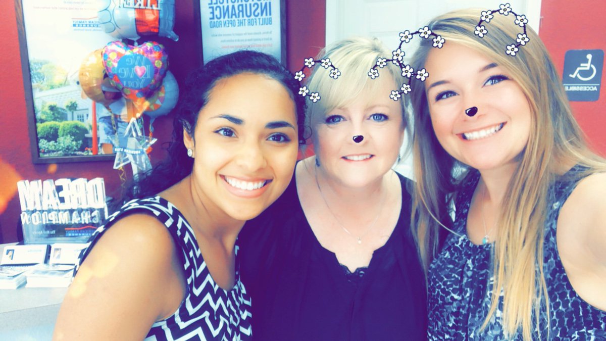 jadecinadr86's tweet photo. Happy Monday! 🚗🏡🏢🌎🌟Melissa is back. Woohoooo!🎉💙 @amfam https://t.co/7K5bY57z8z