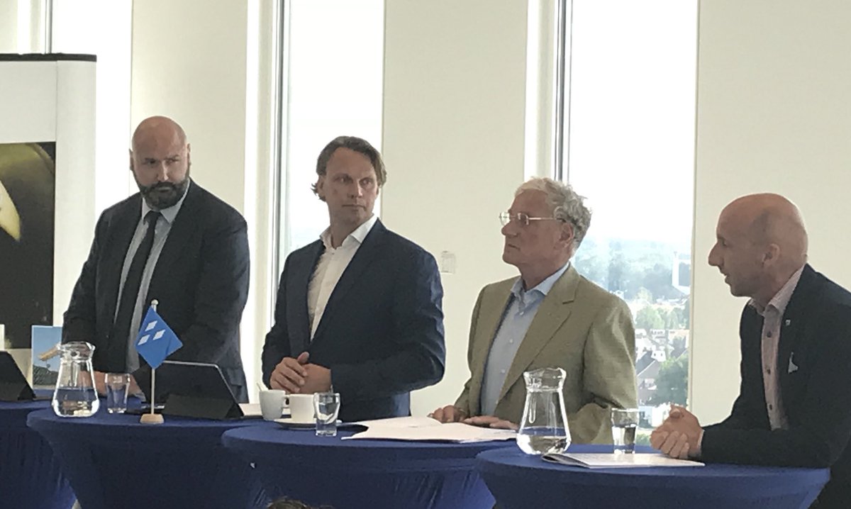 ‘Ambitie, daadkracht en vertrouwen’ is de slogan van het maandagmiddag gepresenteerde coalitieakkoord 2018-2022. Dat is getekend door de vier Almelose collegepartijen CDA, VVD, LokaalAlmeloSamen en de ChristenUnie.