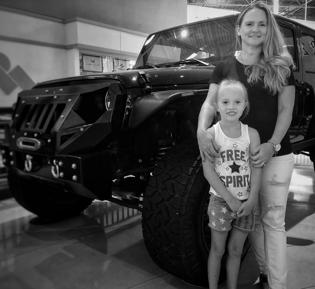 KatLynSaling's tweet photo. Found my dream ride #freelandauto @AmpCustom. https://t.co/X906MxBhYw