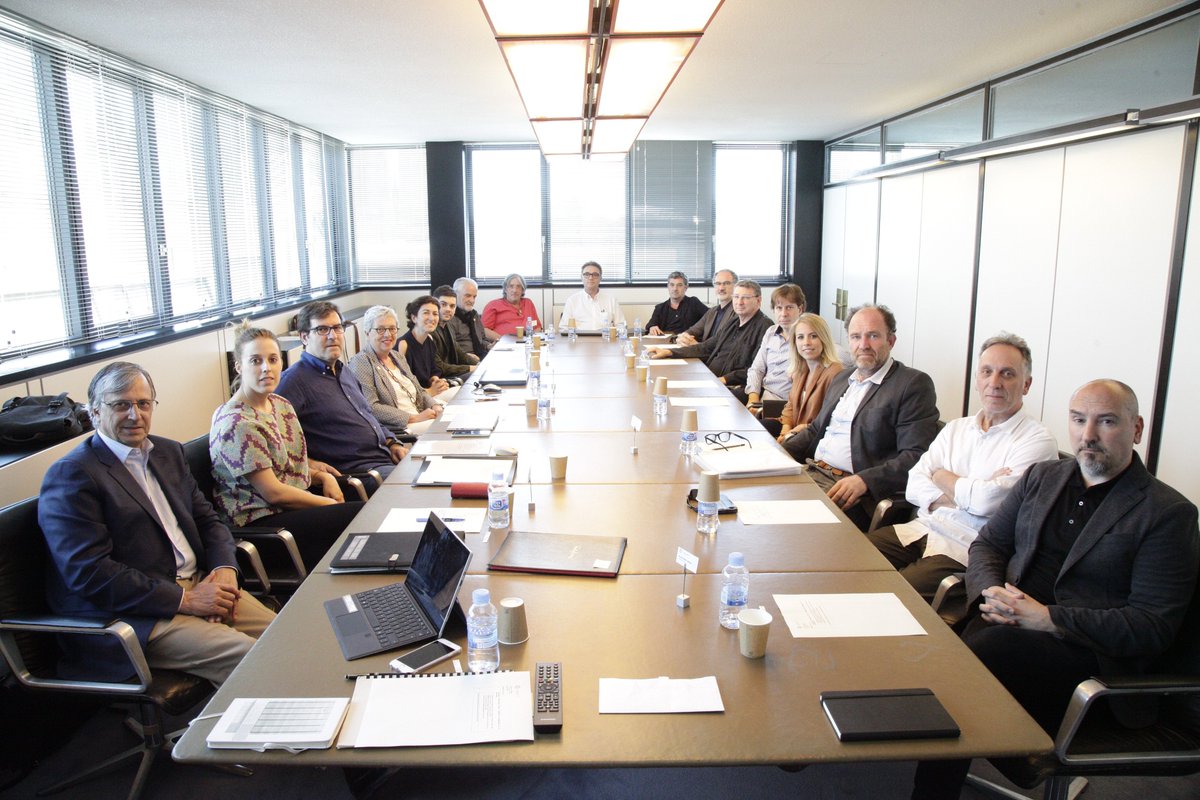COACatalunya's tweet photo. Avui han pres possessió els nous membres de la Junta de Govern (mandat 2018-2022), després de reunir-se amb els membres de l’anterior Junta. 
Tots treballaran per recuperar la figura de l’arquitecte com a referent per millorar la qualitat de vida de les persones. Sort a tots! https://t.co/O9G1V6YysR
