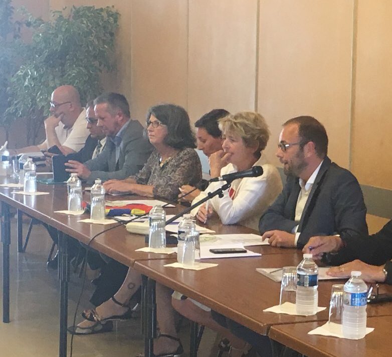 MarieGuiteDufay's tweet photo. Rencontre avec les élus à @VilledeJoigny pour évoquer le contrat « Cap territoire » avec le PETR du Nord de l’Yonne. Ce sont plus de 4 millions d’euros de financements qui seront apportés par la @bfc_region lors de la prochaine commission permanente https://t.co/nr0fWYV33Q
