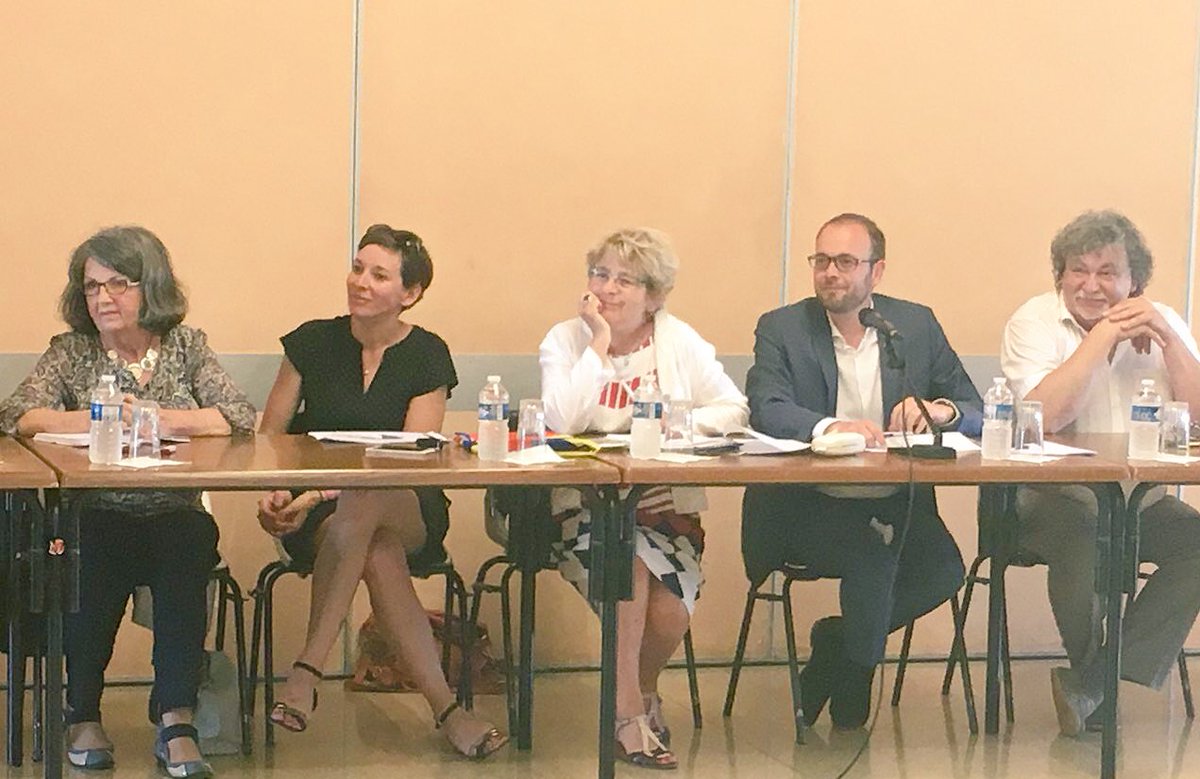 MarieGuiteDufay's tweet photo. Rencontre avec les élus à @VilledeJoigny pour évoquer le contrat « Cap territoire » avec le PETR du Nord de l’Yonne. Ce sont plus de 4 millions d’euros de financements qui seront apportés par la @bfc_region lors de la prochaine commission permanente https://t.co/nr0fWYV33Q