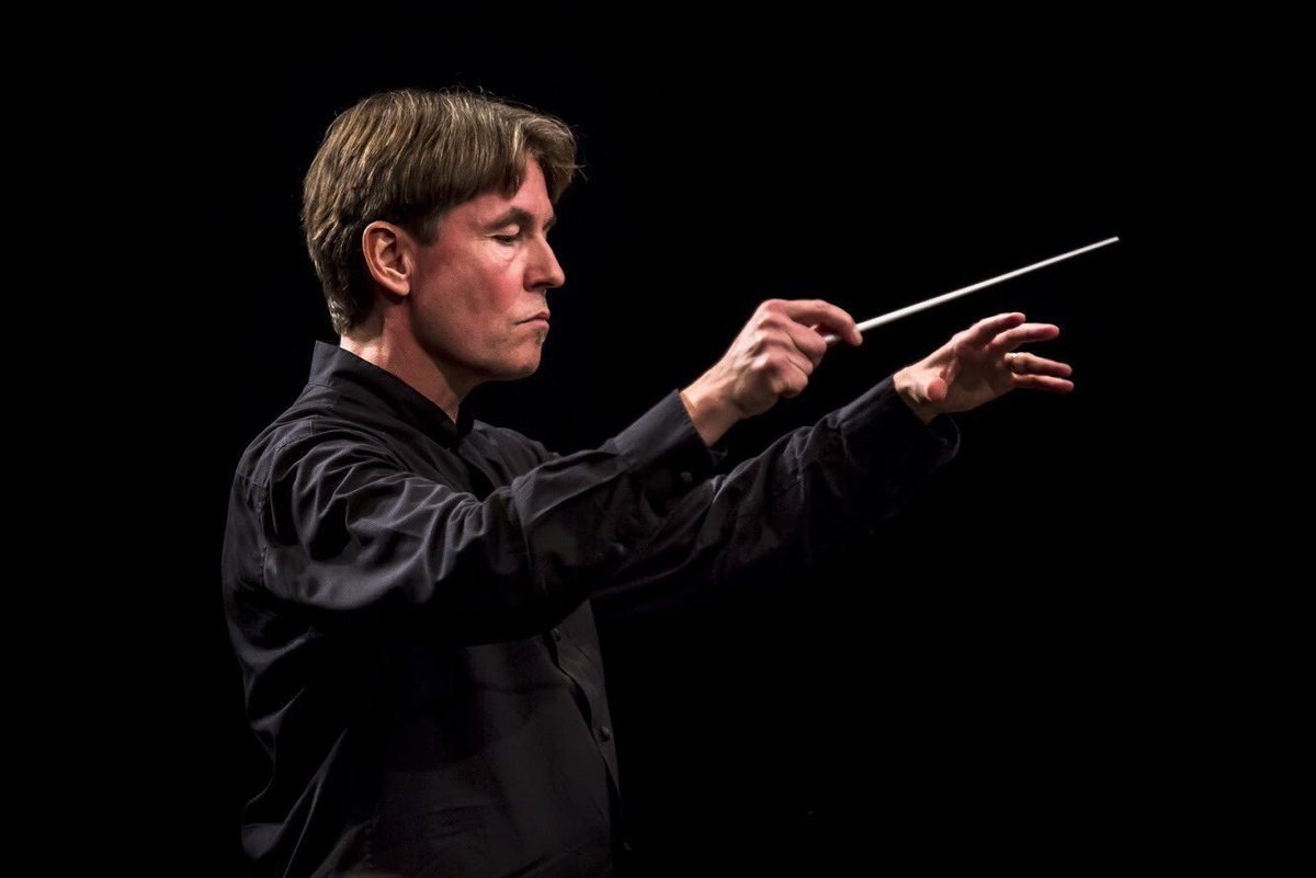 RavelloFestivaI's tweet photo. Il direttore @esapekkasalonen il #30giugno dirigerà a #Ravello la @philharmonia di #Londra nel concerto inaugurale dedicato a #RichardWagner, nume tutelare del #RavelloFestival. A @villarufolo, alle ore 20, con il soprano @MJDY ed il baritono #JamesRutherford. #ravello18 #musica https://t.co/mQ4P367JjX