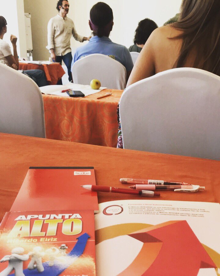 sandraarbelaez's tweet photo. El curso favorito del #MetodoINTEGRA  @ricardoeiriz 
#ApuntaALTO  grabar en el subconsciente los 7 hábitos de las personas Altamente efectivas.  👉🏼👉🏼👉🏼👉🏼👉🏼https://t.co/IGPLHMNtee https://t.co/1Q1R1sC4kV
