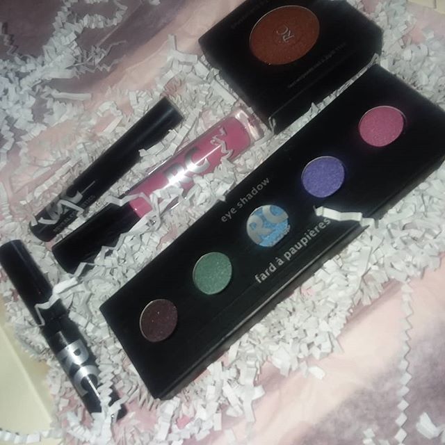 iamdenabruton's tweet photo. Cyber Monday is back! Use the code cyber for a huge discount on your purchase today. https://t.co/my3MM8wQlM
#revealcometics #Makeup #makeupartist #makeupaddict #makeuplovers #highlight #makeupgoals #rcdivaz #makeuplife #makeupobsessed
#salesalesa… https://t.co/LSyVbKyirZ https://t.co/6F0htDNUwj