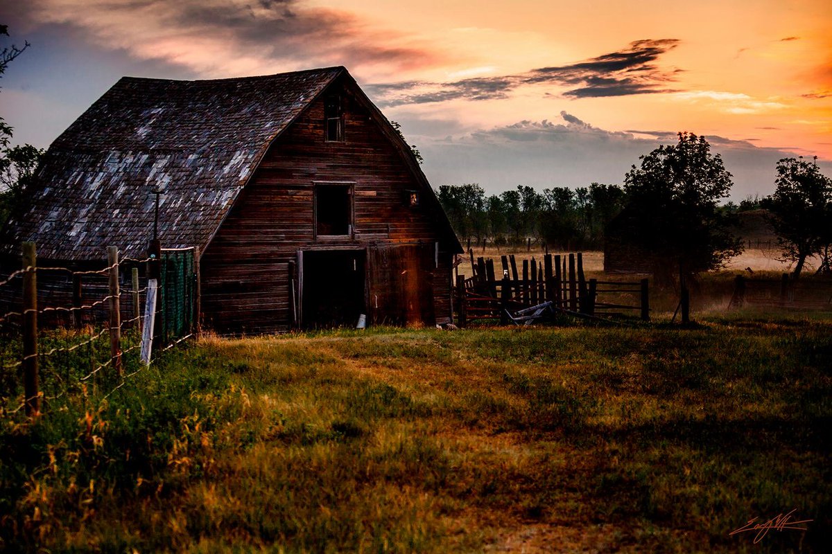 mreblackice's tweet photo. This photos kicks off a collaborative project with @ssmithbrazill we are calling #ChasingYesterday Its a photo journal as we explore &amp; shoot the #RedCoatTrail #sk Follow us on FB https://t.co/gwrPbkBmdY #ExploreSask #LandscapePhotography #photography https://t.co/gxjLuFnDVL