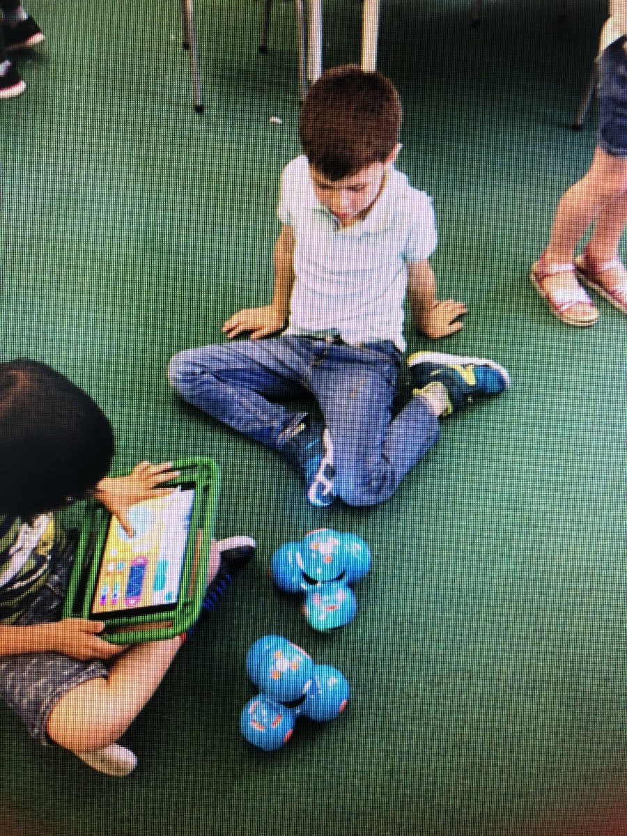 SheringdaleSch's tweet photo. The children enjoyed Computing Day 2018! Each class spent the day using new software or hardware to complete an exciting project 🧠 🎬🎭📱🎥 #enrichment #computing #ebook #greenscreen #AugmentedTechnology #dashrobotics #toontasticanimation https://t.co/7tAq27jUz6