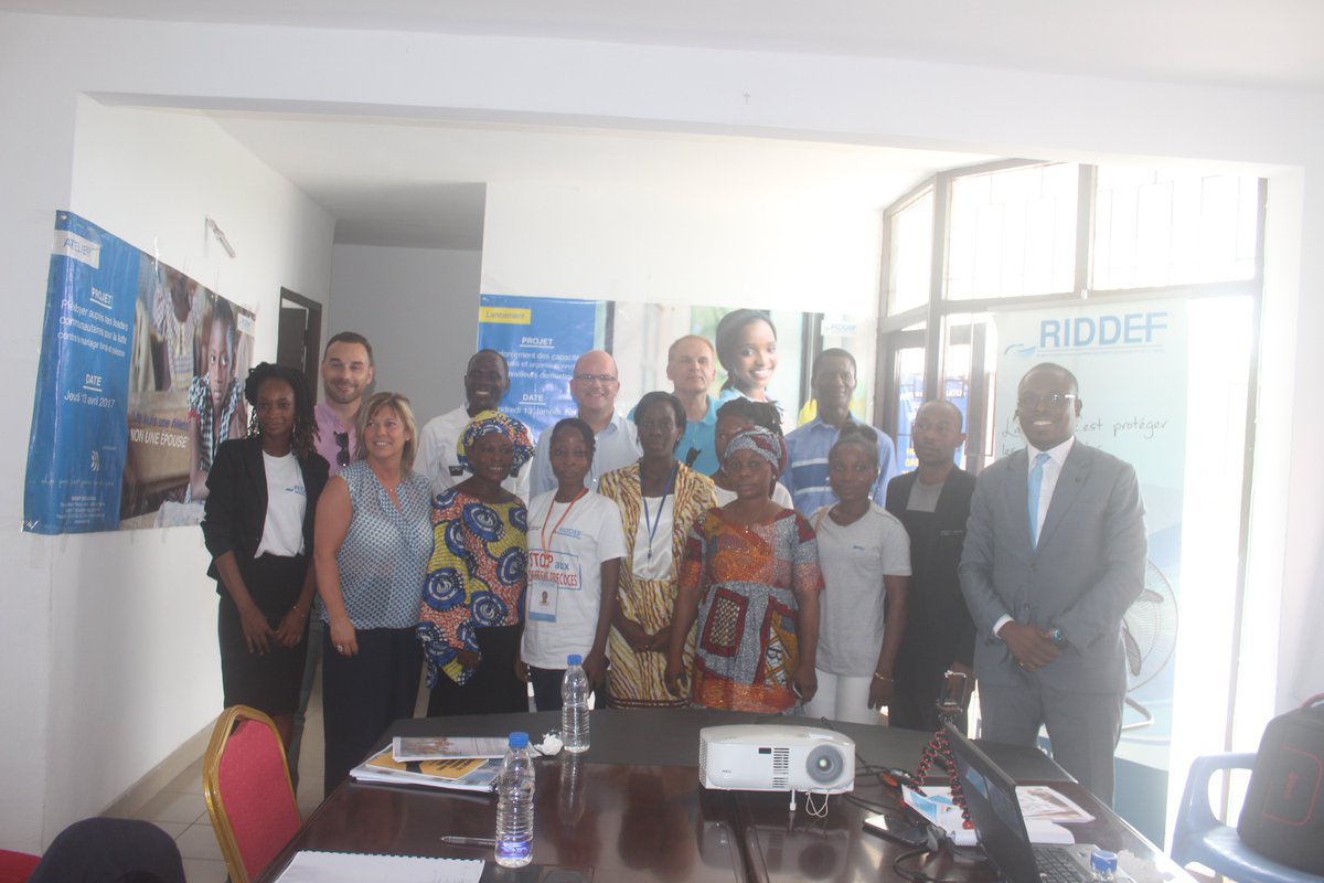 Riddef_Officiel's tweet photo. Séance de travail avec la délégation du parlement Belge ce lundi 11 juin 2018 au siège du @Riddef_Officiel.
#femomedia, #Riddef, #VU225
@VoiceUpCI @PanosAO @SOROKGUILLAUME @mmf_ci @Cndhci2 @ONUFemmes @gofehf https://t.co/4lRtRxmxSI