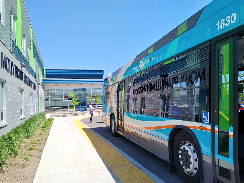 Today, we are teaching grade 8 students from Molly Brandt, Rideau Heights &amp; J.G Simcoe public schools how to use Kingston Transit! Many of the students will use public transit to get to their new high schools (KCVI, LCVI or Regi) in September. <a href="/LimestoneDSB/">Limestone District School Board</a> @ALCDSB #YGK