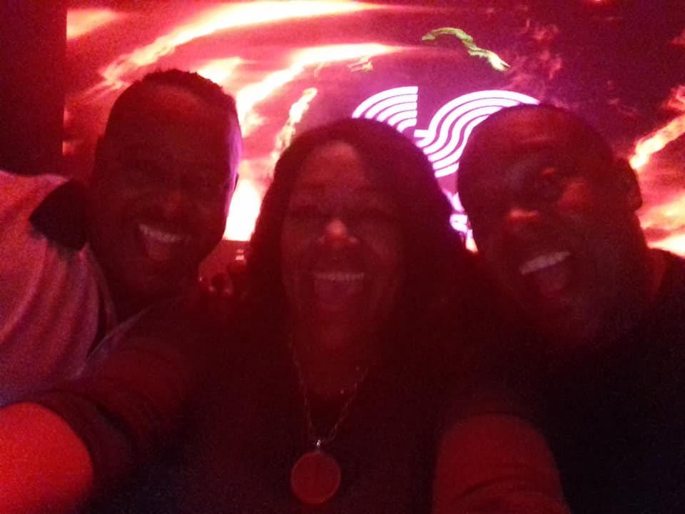 KymMazelle's tweet photo. OG'S of #housemusic #pioneers #global #foundation 💯👑👑🎤🔊🎧📷🌏🌐💕💋 great set Byron Stingily #reunion Great night #everybody @LouieVeganyc  @tonyhumphries #bobbyandsteve @NormanJayMBE  #ministryofsound #1stladyofhousemusic #youngheartsrunfree Every blessing Kym xo 🙏🏿 https://t.co/PZGG7QxcVK
