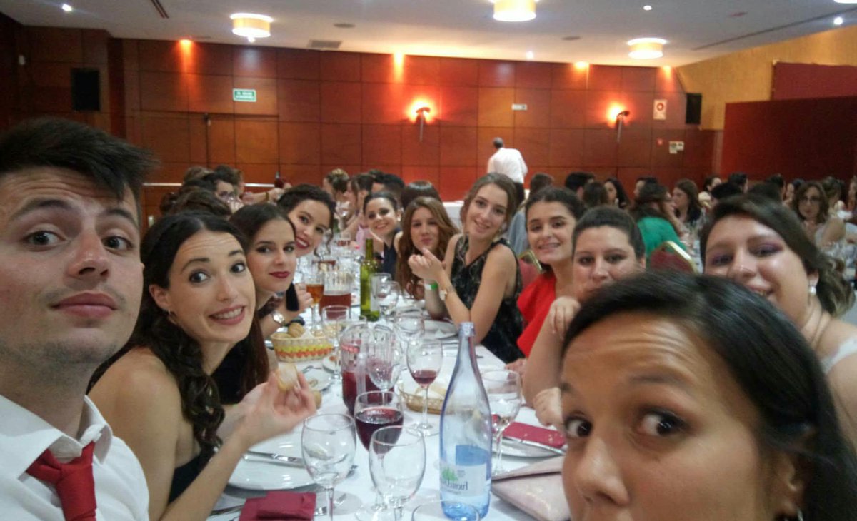 fleki_96's tweet photo. Tengo los mejores amigos, los mejores padres y a mi mismo, que mas voy a querer? https://t.co/ZvtQgqvvoJ