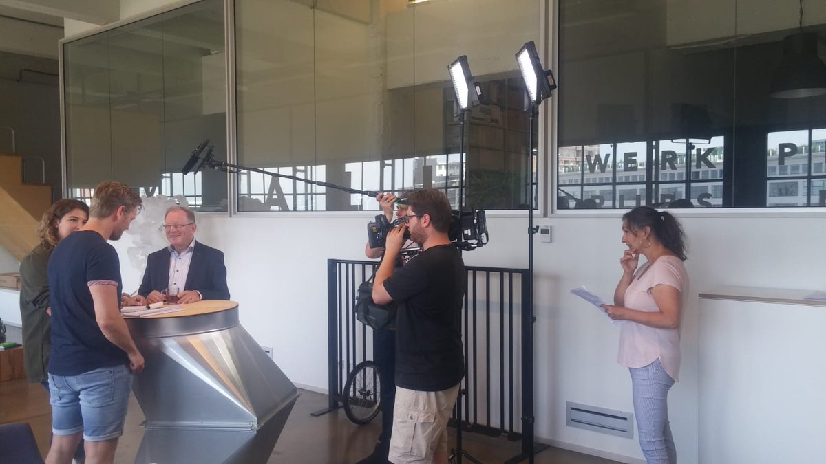 Coming soon! Expeditie Brainport! Opnames met Prof. Ton Backx van @TUeindhoven over geïntegreerde fotonica <a href="/FoundedByAll/">Founded by All</a> #Brainport #Eindhoven