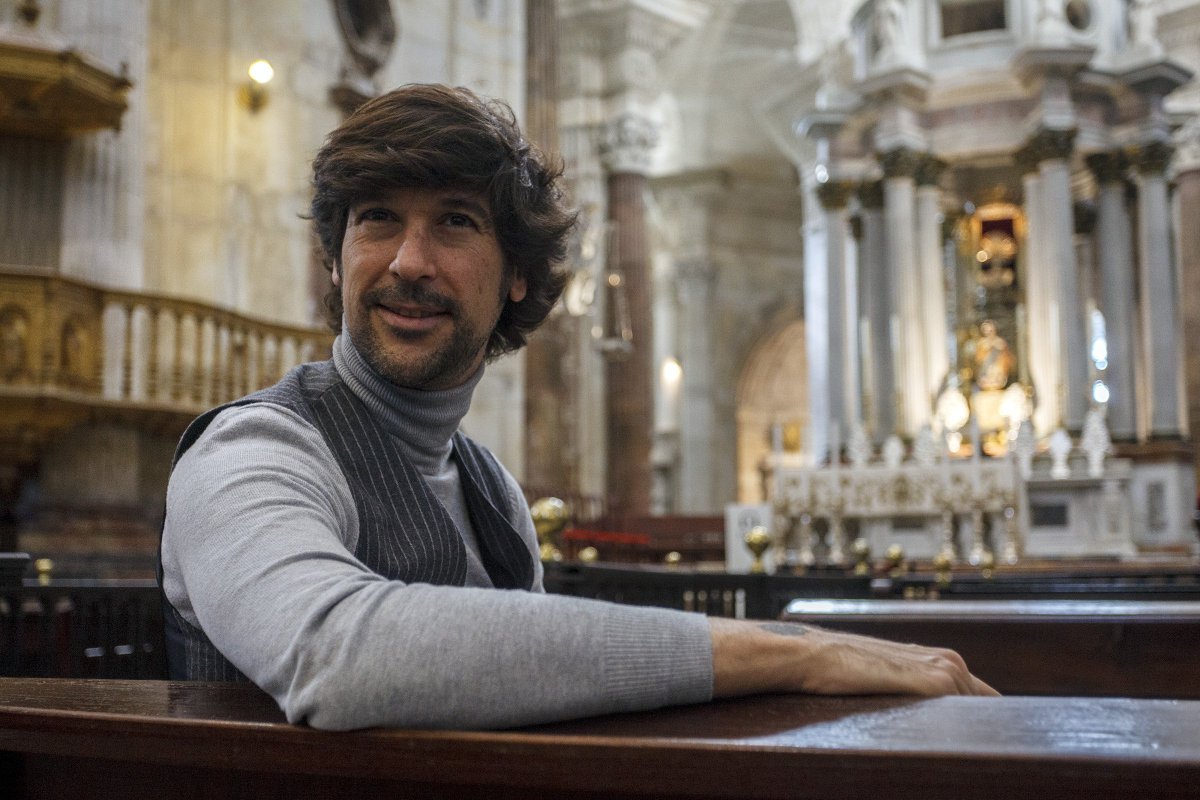 C. Navarro Antolín (@navarroantolin) on Twitter photo A <a href="/manuellombo/">Manuel Lombo Oficial</a> le han atacado este fin de semana por ser taurino. Y le refieren un hermano sacerdote. La España del odio, otra vez. #LaCajaNegra blogs.grupojoly.com/caja-negra/201… A <a href="/manuellombo/">Manuel Lombo Oficial</a> le han atacado este fin de semana por ser taurino. Y le refieren un hermano sacerdote. La España del odio, otra vez. #LaCajaNegra blogs.grupojoly.com/caja-negra/201…