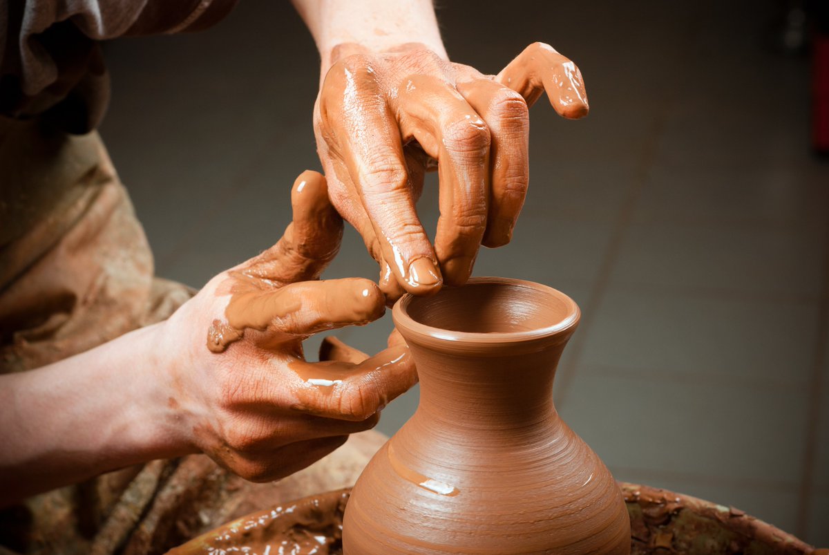 PersiaPortCom's tweet photo. #Iran bazaars are the best places to see a variety of #handicrafts &amp; the process of their creation. When in Iran, don't miss bazaars. Here are some of them.
↳https://t.co/W5yULYxCGG
#RediscoverIran #PersiaPort #Travel #bazaar #WorldHandicraftsDay #MondayMotivation #ttot #Isfahan https://t.co/o9fPfS77lm