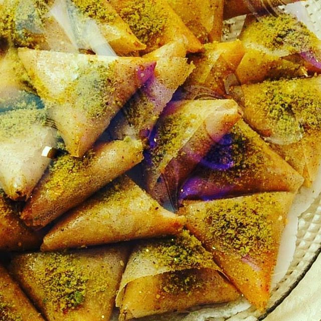 aulty's tweet photo. Sweet samosa - #sweetsamosa #yummy #qstayef #Ramadan #mouthwatering #sweet #dessert #delicious #appitite #instafood #Qatar #Doha #instaqatar #Aulty #Kerala #India #followme #addme #instadaily #foodies #hungry #foodporn #instadaily #followme #foodforlife #tasty https://t.co/bUqTlrCYA2
