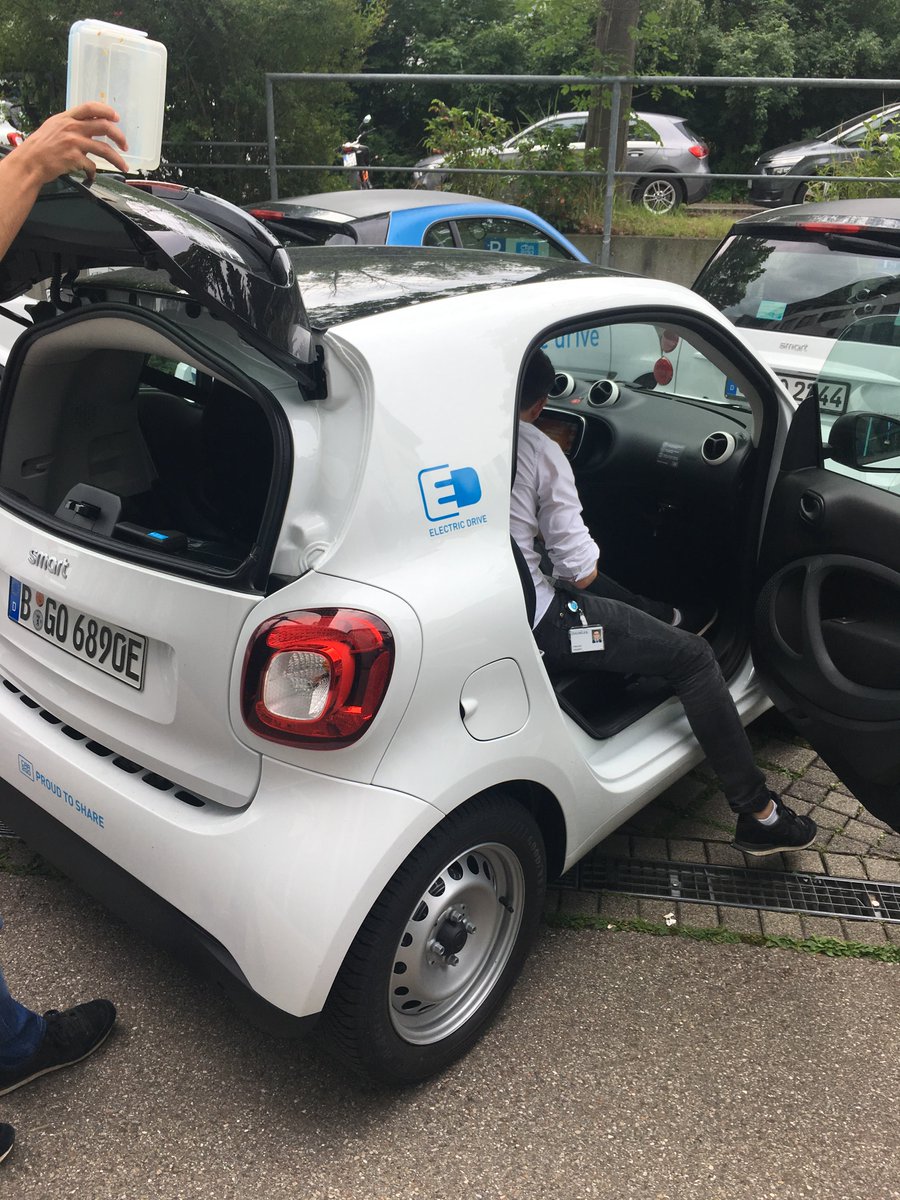 maxmaier's tweet image. Hello, what have we here?
New #car2go smart EVs in Stuttgart! 🖤