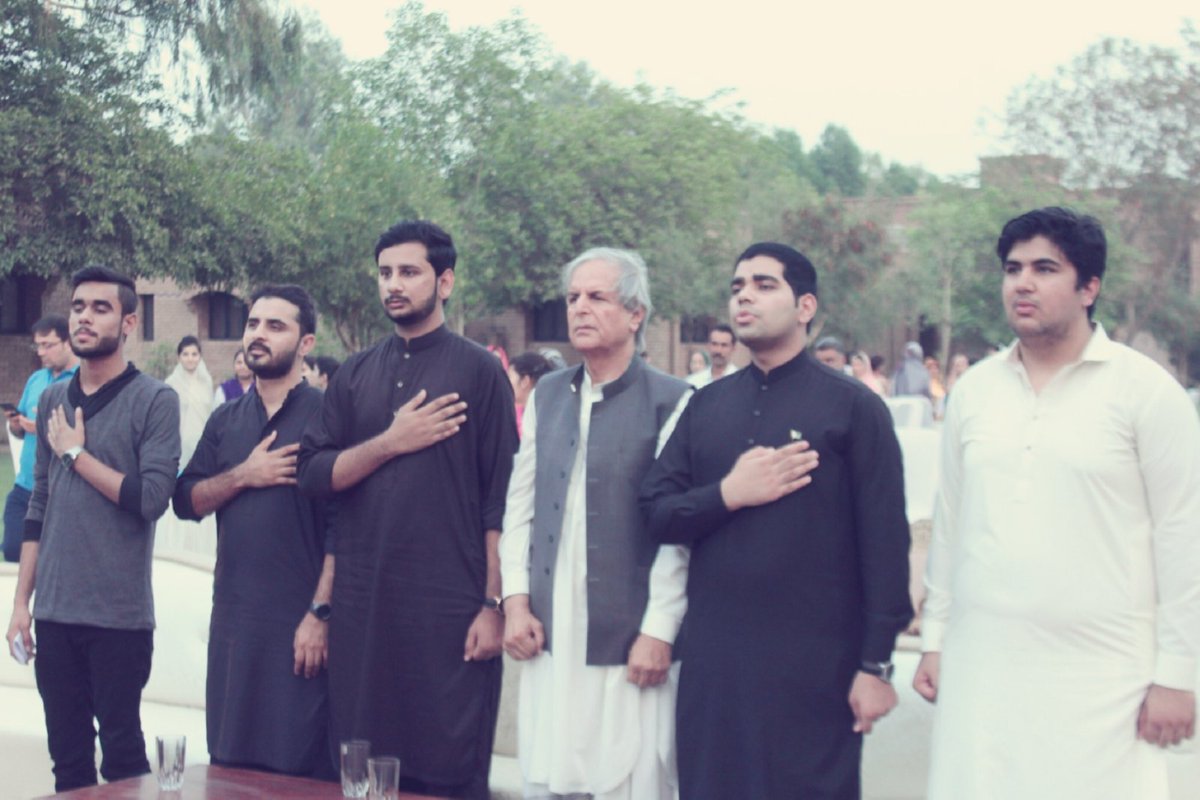 KhurramAniq's tweet photo. It was pleasure for me to meet Mr.Makhdoom Javaid Hashmi at Youth General Assembly's iftaar at SOS Village Multan. ๐
#YGA #YGAIftaar #SOSMultan #Hashmi https://t.co/3PYf6TG6Cd