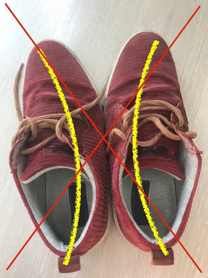 (S)Tip van de week: Zitten de schoenen van je kind nog regelmatig verkeerd om (bananenvoeten), doordat links en rechts onderscheiden lastig is? Knip dan een grote sticker doormidden en plak links en rechts in de schoen. Door de sticker kloppend te maken staan de schoenen goed om