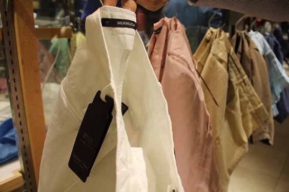 伊勢丹新宿店 公式 No Twitter 夏のメンズファッションに欠かせない ショートパンツ はずさない選び方のコツとコーデにおすすめの小物をご紹介 ショートパンツを制する者は 夏のメンズファッションを制する T Co Ermaa5mou6 伊勢丹新宿店