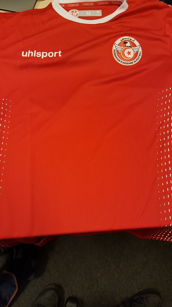 salimbaungally's tweet photo. Le 18 Juin (semaine pro) un petit #Tunisie-#Angleterre, pour l'occasion le maillot extérieur taille M de la Tunisie à gagner par TAS demain (et vous le recevrez avant le debut du mondial)
Pour cela c'est très simple.
RT+FOLLOW @salimbaungally + @uhlsportfr. https://t.co/ei2eVyRf0q