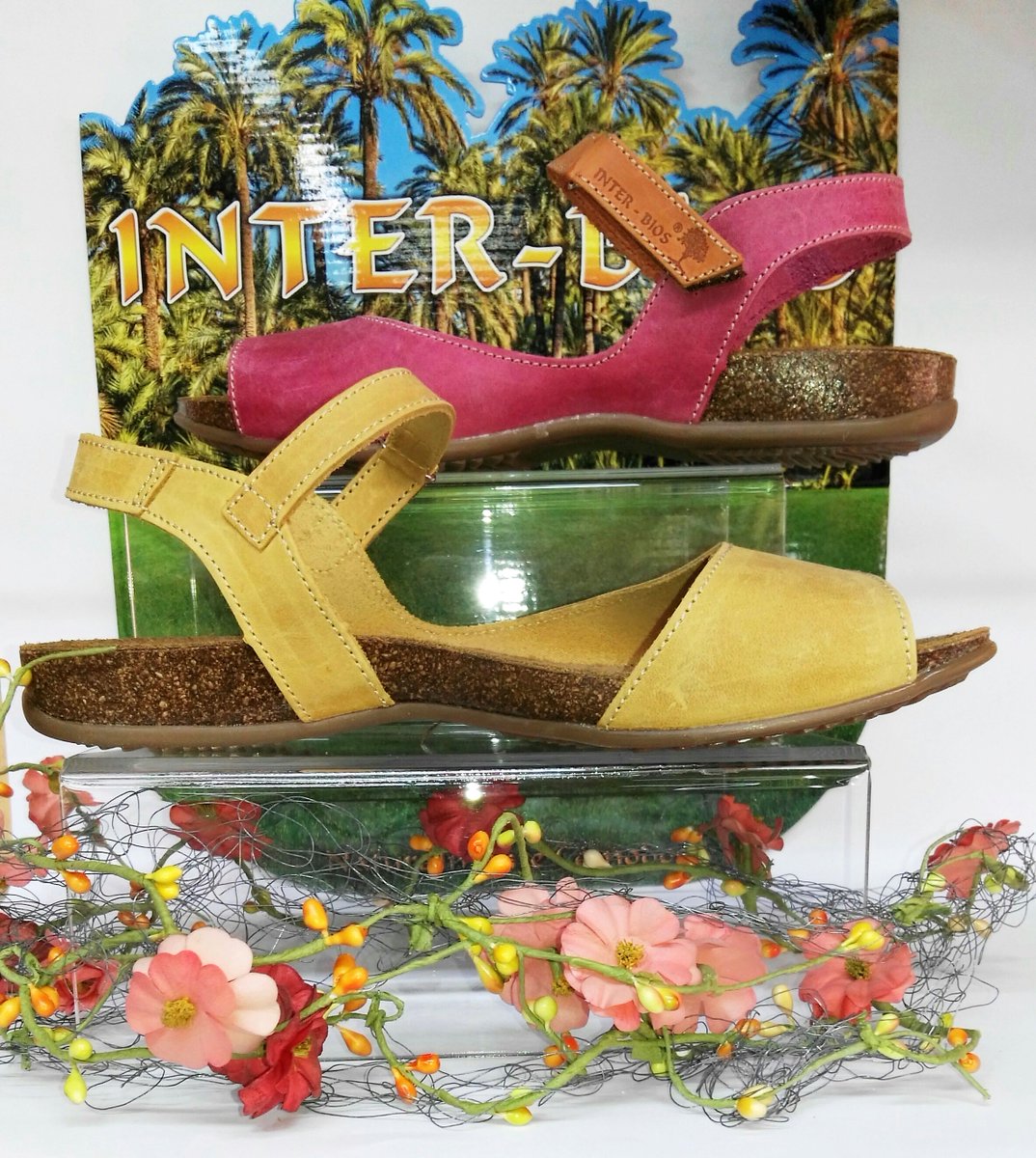 SombriaM's tweet photo. Buenos días os presentamos #sandalias de la marca #InterBios.Sandalia plana anatómica y cierre con velcro,combinada en fucsia con naranja y en nobuck mostaza.Ven,entra,pruebatelas y disfruta.#verano.#segovia https://t.co/U7SgcvyOaM