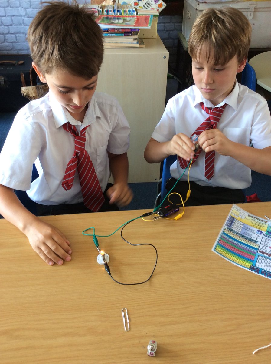 Alvertonrg's tweet photo. Electric, learning to make you tingle with excitement! Really switched on. #lightbulbmoment @AlvertonAD @alvertonschool https://t.co/p517PLiXPz