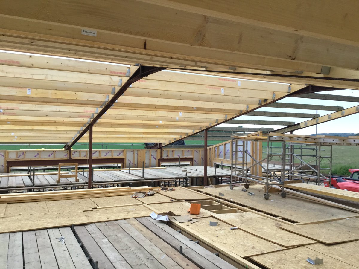 ParkgateBuilds's tweet photo. The roof at our client's #portalframe #barnconversion is coming along nicely! #newbuild #construction @scandiahus #newhome https://t.co/TQS3iFCMB5