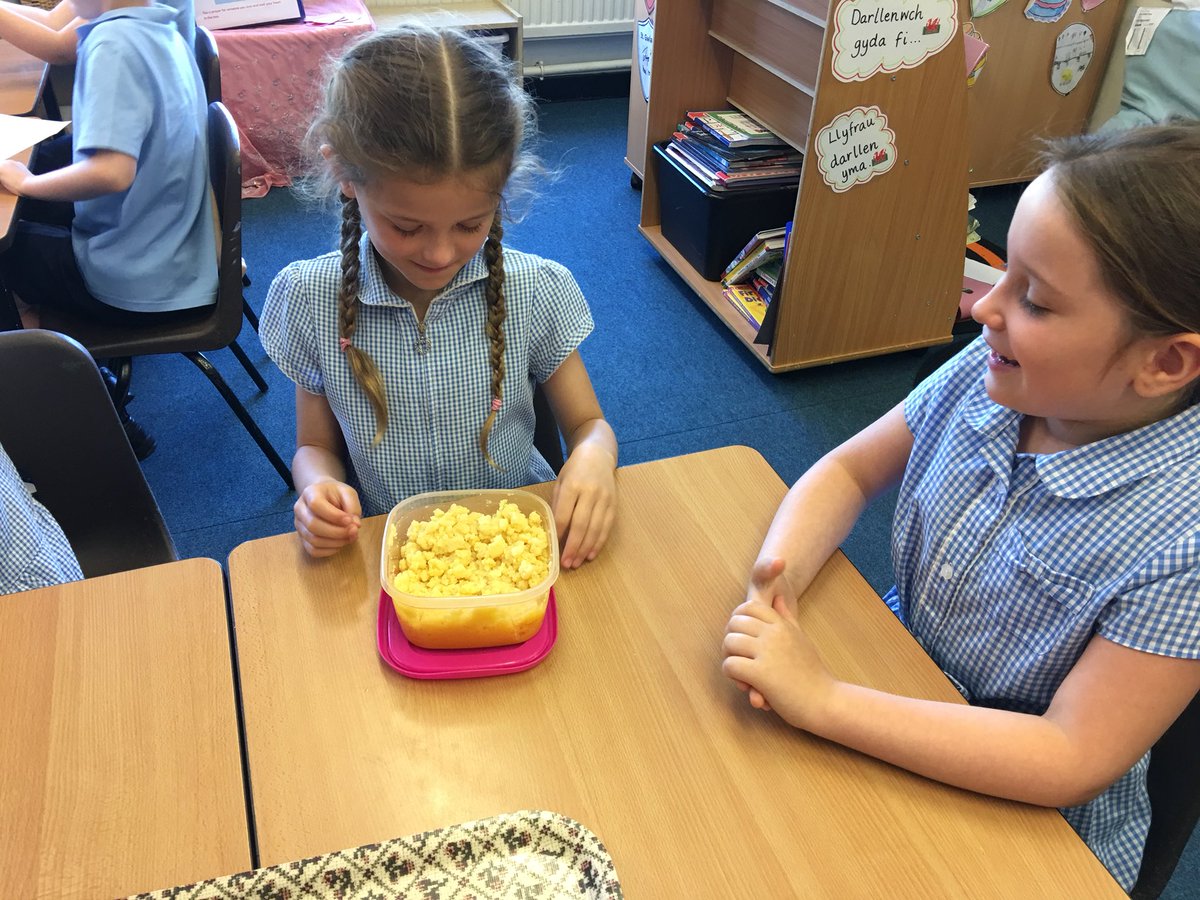 Year2StJos's tweet photo. Year 2 having messy fun using our senses to think of adjectives. https://t.co/IY3KM32shU