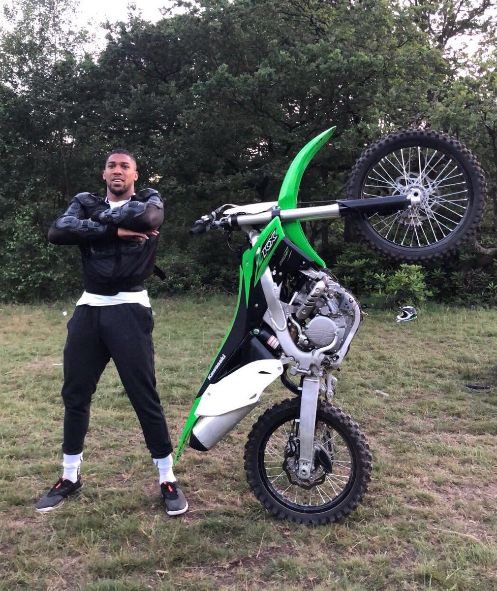 anthonyjoshua's tweet photo. Balanced lifestyle💡#UkBikeLife https://t.co/vQIuyLXWDz