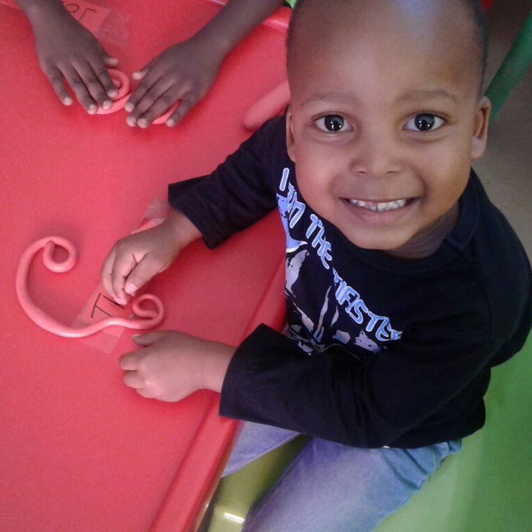 ATKVSA's tweet image. "Met die minimum kry ons dit reg om ’n optimale situasie te skep. Ons glo dat alle kleuters behoeftes het – arm en ryk – so die uitdaging is om in hul spesifieke behoeftes te voorsien met doelgemaakte omgewings en benaderings.”
bit.ly/2HHgpDg
#Afrikaans #handevat