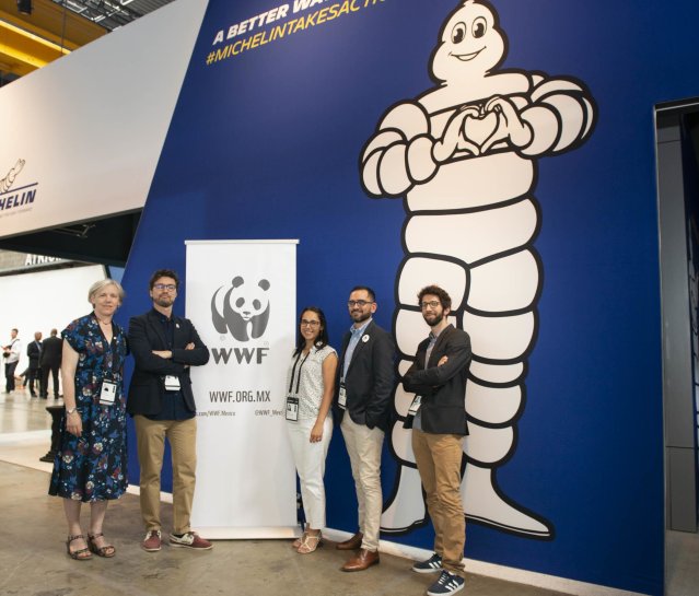 Logistics_Eco's tweet photo. At Movin'On Conference, WWF announced the availability of a Transport version of the Science Based Target tool to allow transport industry actors to reduce their CO2 emissions! #decarbonisation #lowimpacttransport #MichelinTakesAction https://t.co/BBSaPwhfb2 #employee https://t.co/UWVadB29XD