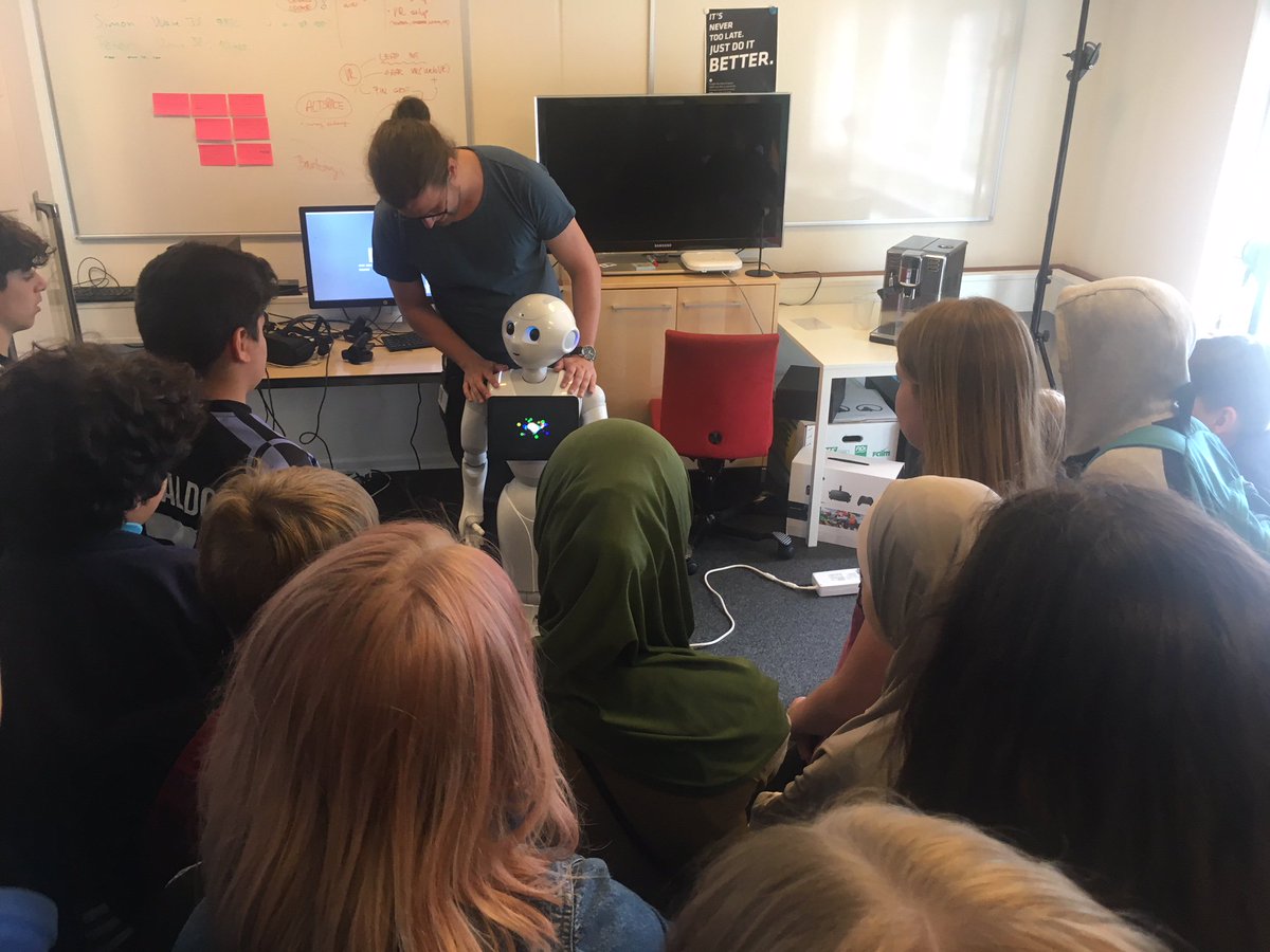 SmartpaymentsDK's tweet image. School kids were visiting Smart Payments to present their games they had encoded during a coding class in collaboration with @ITBranchen. A fun day with great minds. @netsgroup