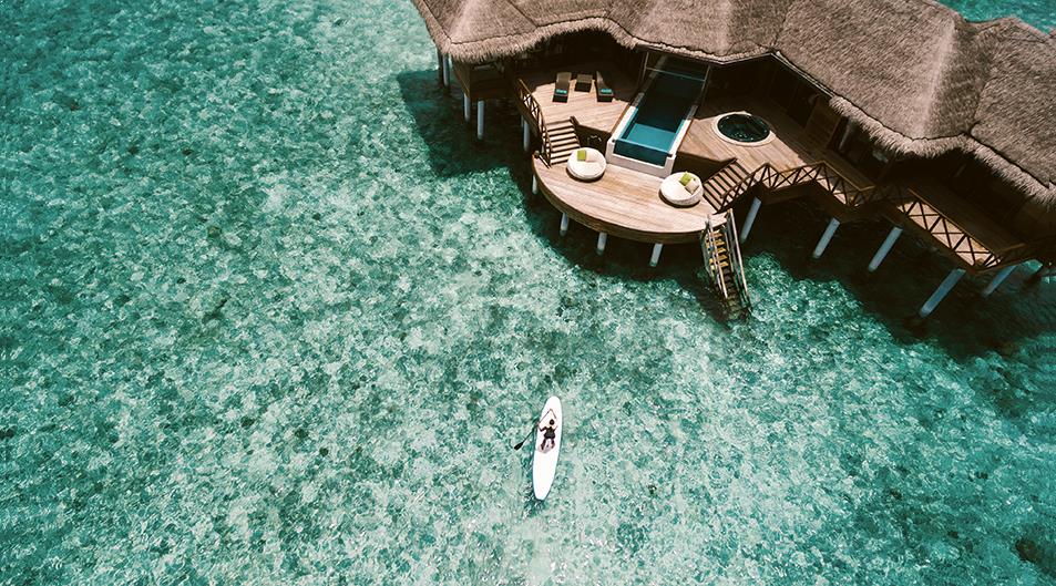 MagazineVoyages's tweet photo. Un voyage idyllique au cœur de l'archipel des Maldives au @HuvafenMaldives. De l'eau turquoise et du sable blanc à perte de vue, des cabines de massages sous marines ! Que demander de plus? @maldives @visitmaldives #voyagesvoyages #Maldives #Luxury #Travel #tourism #trip #relax https://t.co/VkUWo4R4AD