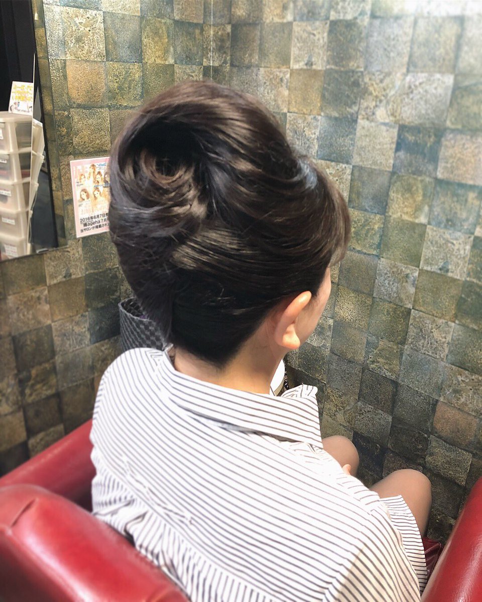 秋田 ヘアステージヴォーグ On Twitter ディナーショーに行くという