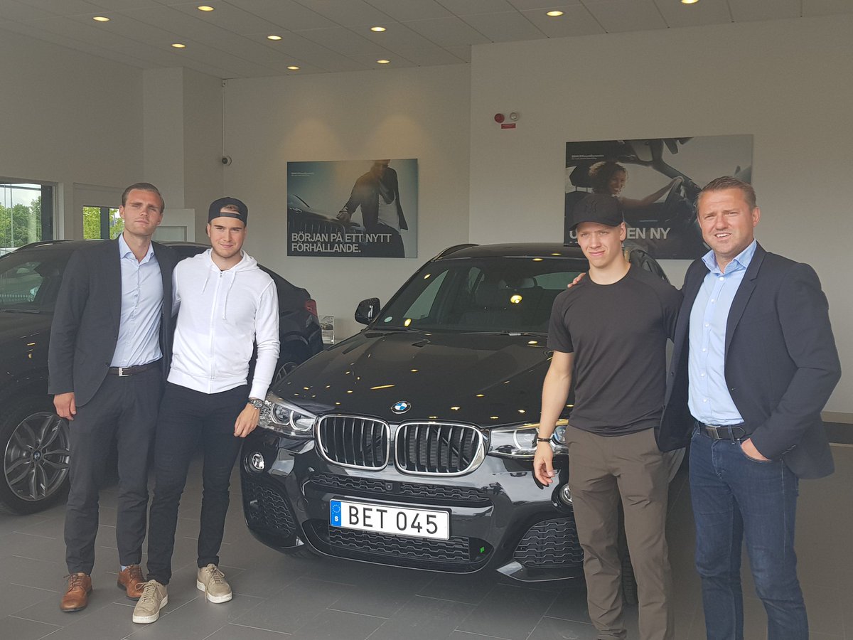 Tack BMW Bavaria, som är en god partner sedan många år för leveransen av två X4:or till <a href="/MLindqvist34/">Michael Lindqvist</a> och Jesper Bratt. 

#bavaria #kmjsports #NYR #njdevils #jesperbratt #michaellindqvist #NHL