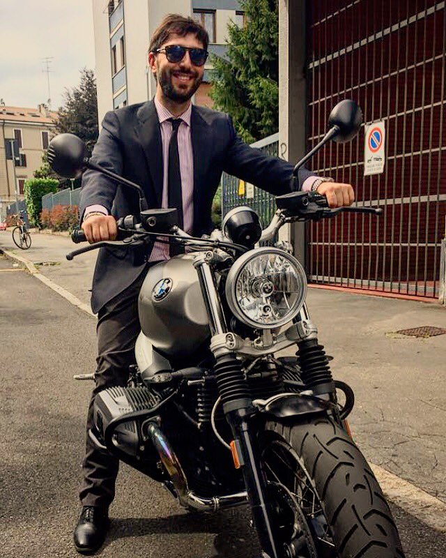 Dandying #bike #motorbike #scrambler #bmwrninet #bmwscrambler #bmw #suit #suits #milan #tie #scrambler #lifestyle #italy #dolcevita #milan