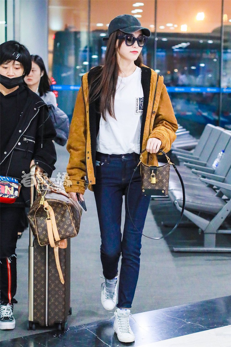H_A_N_A_M_I's tweet photo. #TiffanyTang airport fashions 2017. https://t.co/VcHyQdl7j5