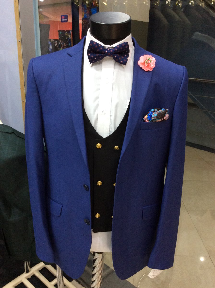 abrollings's tweet photo. Looking good isn't self importance; it's self-respectπ
#abrclothiers #fashion #styles #menonsuits #suits #handsome #fashionblog #fashionista #naijawedding #naijafashion #cute #wedding #weddingsuit https://t.co/nKGRRIIRuD