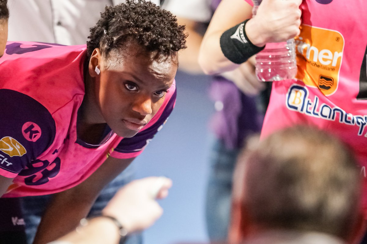 neptunesnantes's tweet photo. 🔛 Cira et Karichma quittent le centre de formation après la signature de leur 1er contrat pro 🖍️ le club enregistre l'arrivée de Janna Sobrepera (demi-centre/arrière gauche) et de Floriane André (gardienne) 😉 plus d'infos 👇
https://t.co/dU5eg5VXC9
#nlah #teamroses #formation https://t.co/PeX3TLVyGG