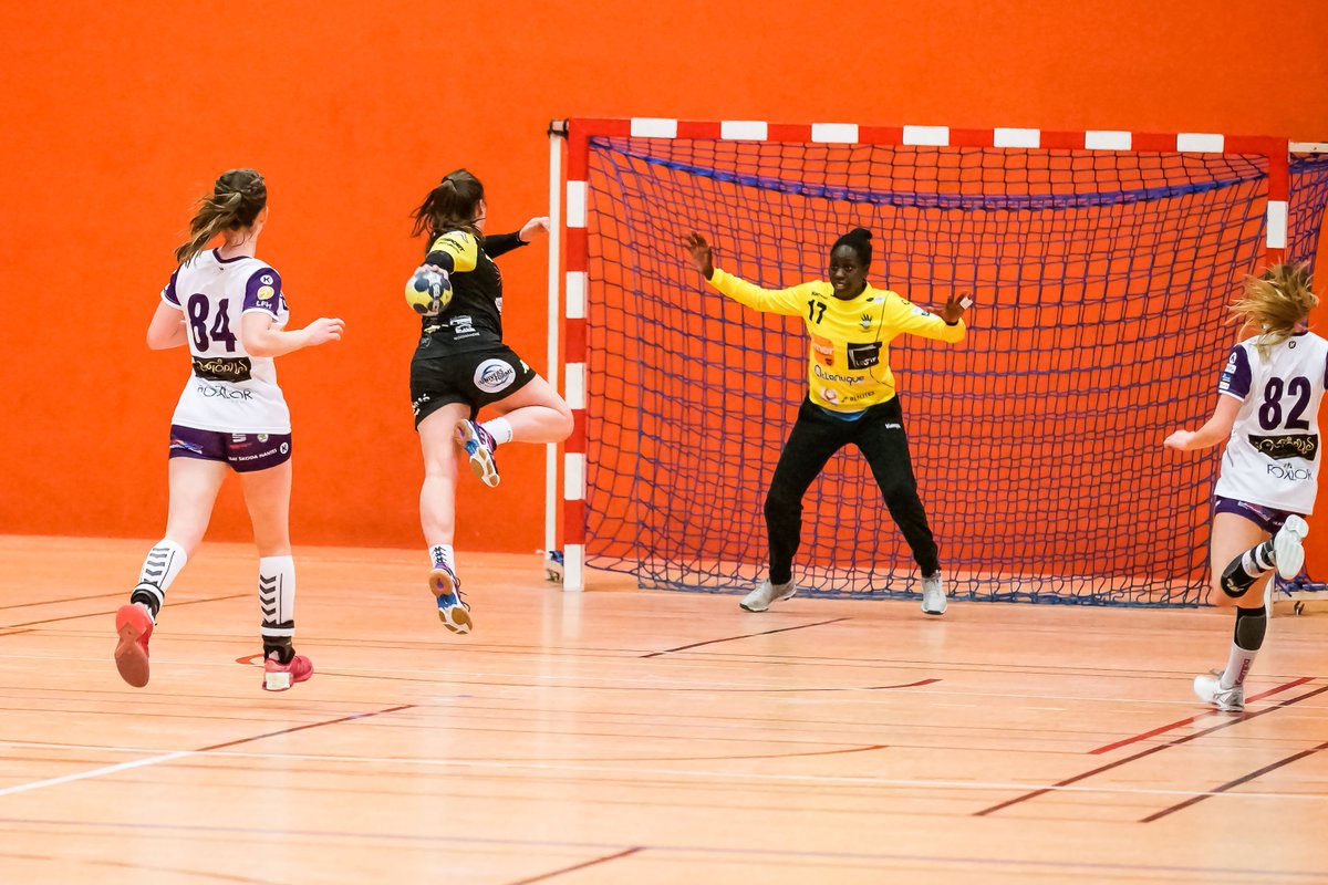 neptunesnantes's tweet photo. 🔛 Cira et Karichma quittent le centre de formation après la signature de leur 1er contrat pro 🖍️ le club enregistre l'arrivée de Janna Sobrepera (demi-centre/arrière gauche) et de Floriane André (gardienne) 😉 plus d'infos 👇
https://t.co/dU5eg5VXC9
#nlah #teamroses #formation https://t.co/PeX3TLVyGG