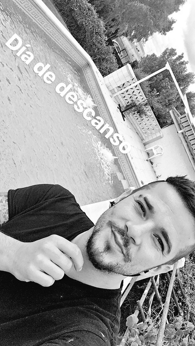 carlosmchef3's tweet photo. Buenos días mi gente!!!
Como llevamos el lunes??
Hoy descansamos y esperamos que llegue el verano.
Donde está el calor??? https://t.co/hnmSTfMx9j