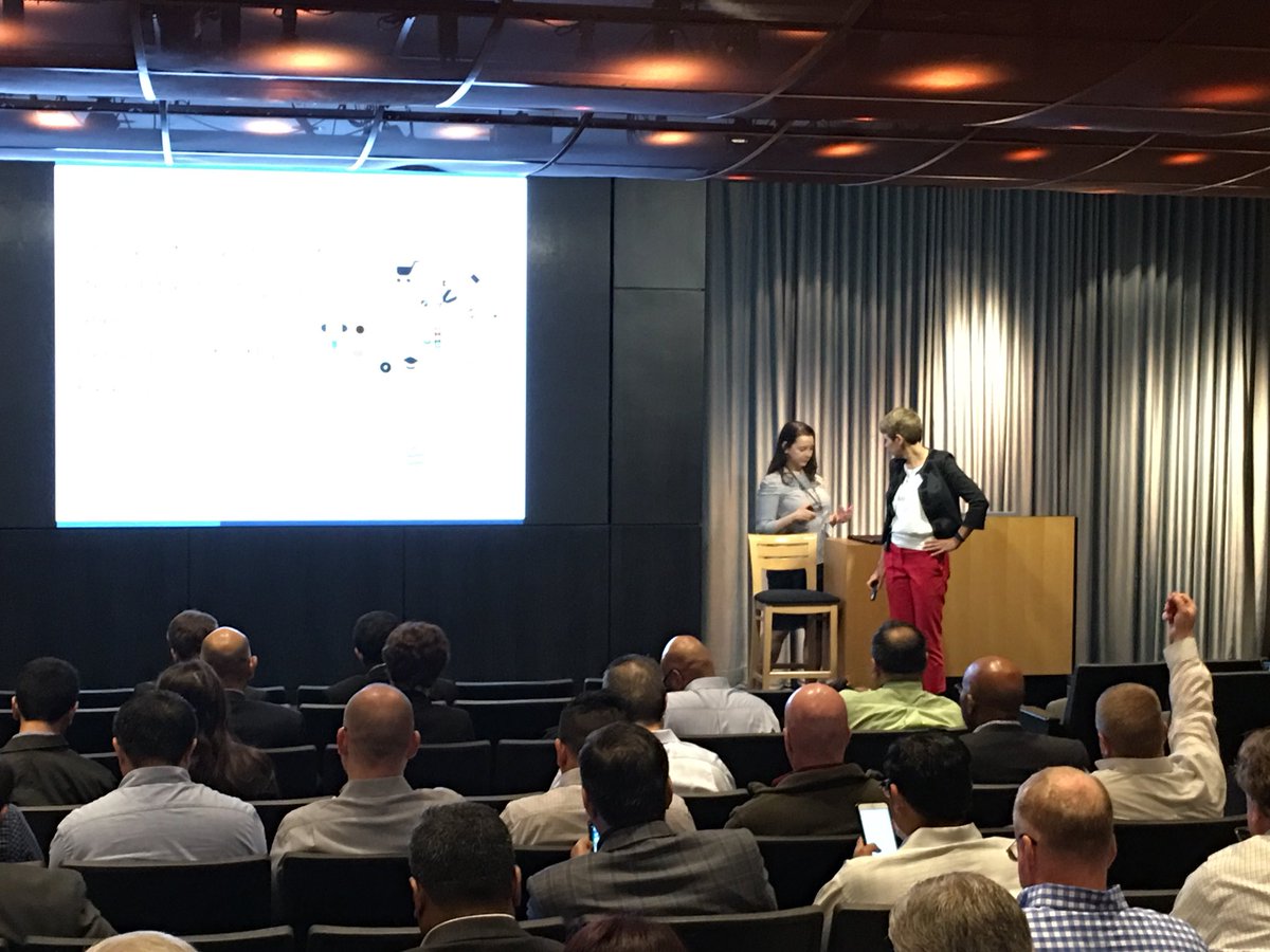 BecketDickerson's tweet photo. Kicking off Day 1 of Band 9 Bee School with the future leaders of IBM. @TheBeeSchool #bee9buzz https://t.co/qYazuhKKLI
