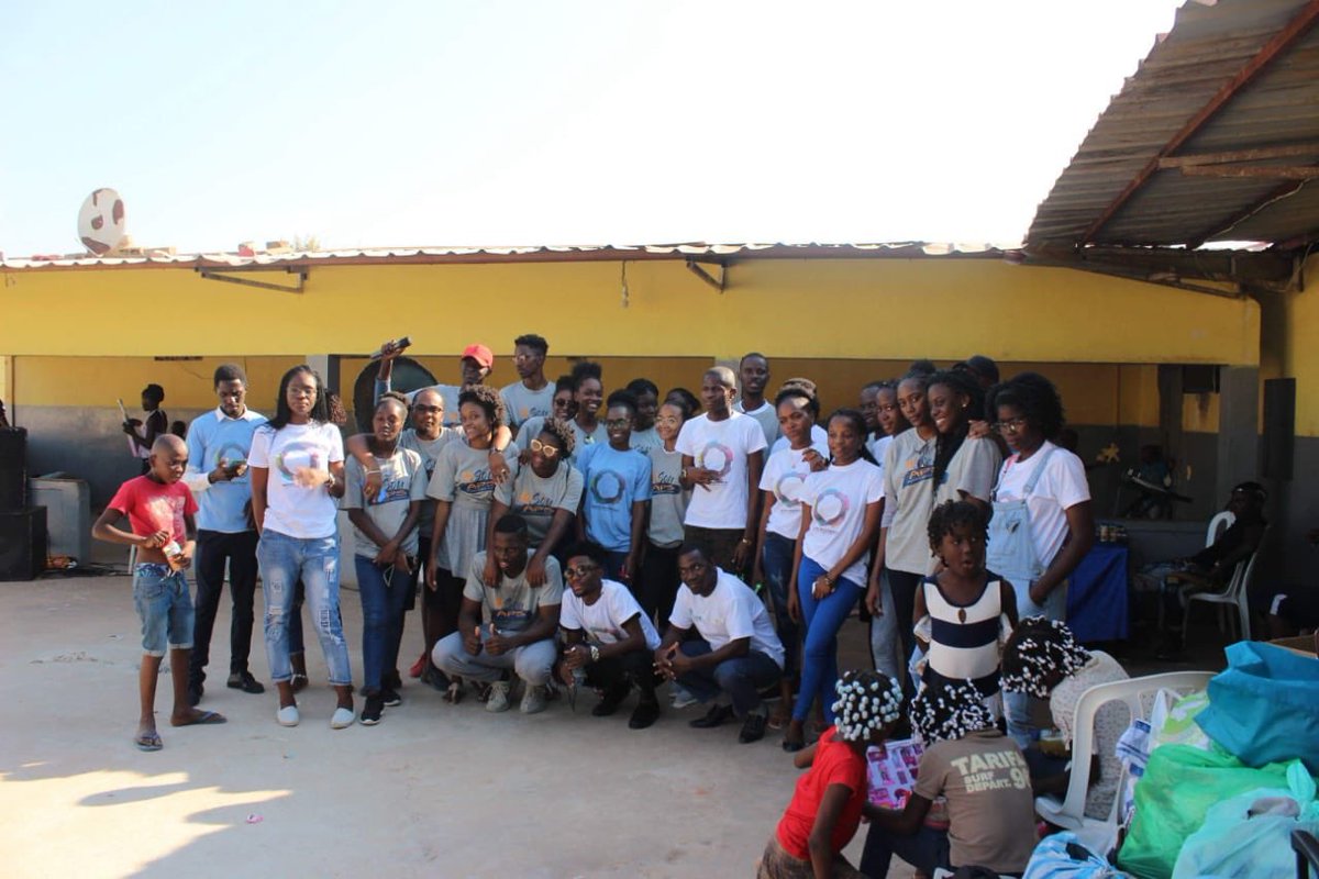 ApsSorrir's tweet photo. Música,dança,teatro e muito humor,também fizeram parte desse dia tão maravilhoso.
Ainda sobre a visita a confraternização ao centro de acolhimento de crianças e jovens EL BETEL 
Uma vez APS,APS para Sempre https://t.co/Ahh4WEtoec