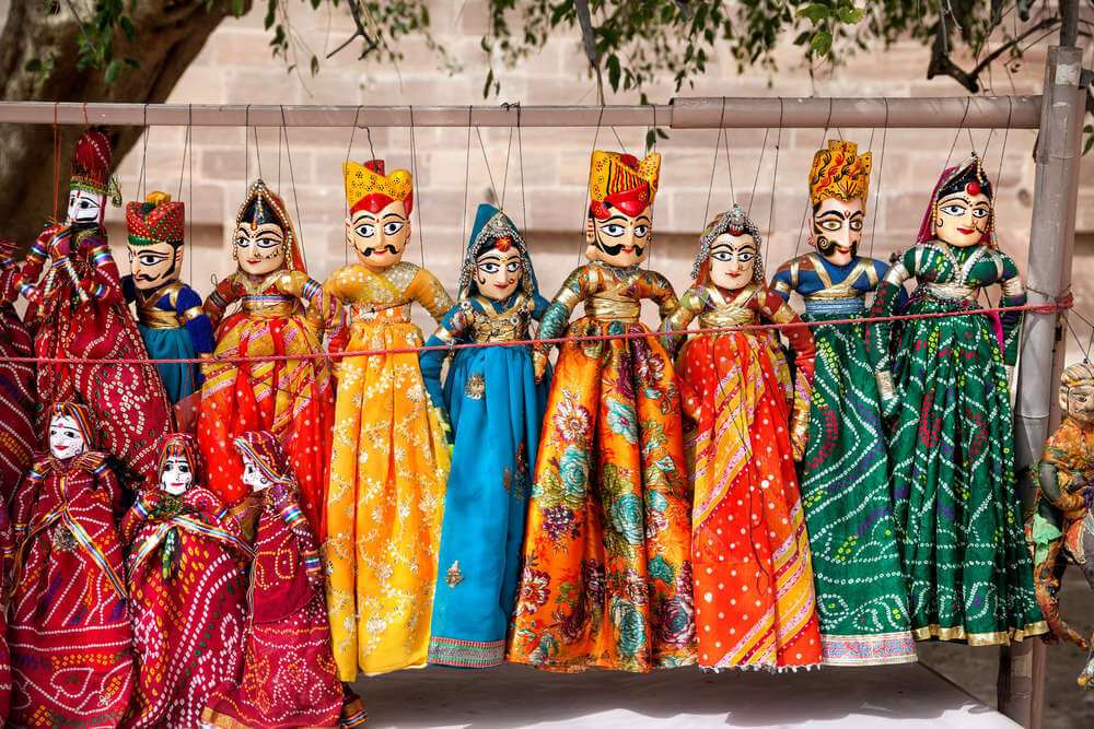 travelogy's tweet photo. Do you know Jaisalmer is known as Golden City of India? Read here about the Top Places to Visit in #Jaisalmer to admire the Golden City in #Rajasthan.
#GoldenCity #JaisalmerTravel #RajasthanGuide #TravelBlog #TravelTips
Read Here : https://t.co/QZzs79luz9 https://t.co/z96dmWlENo