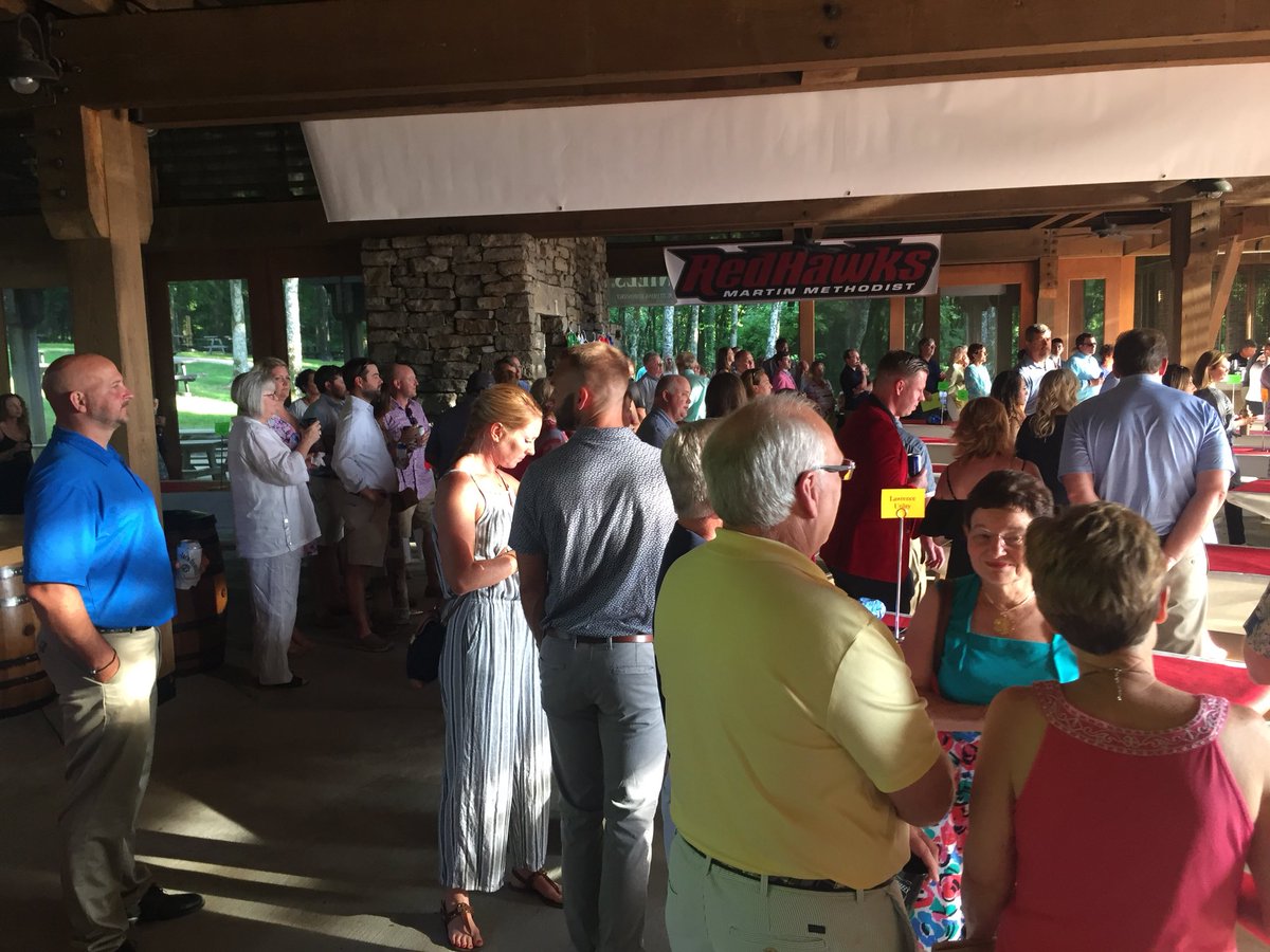 LifeAtUTS's tweet photo. Great evening at the 2018 S.O.A.R. Event at BBQ Hill! 
#GoRedHawks https://t.co/7P0zymsHKM