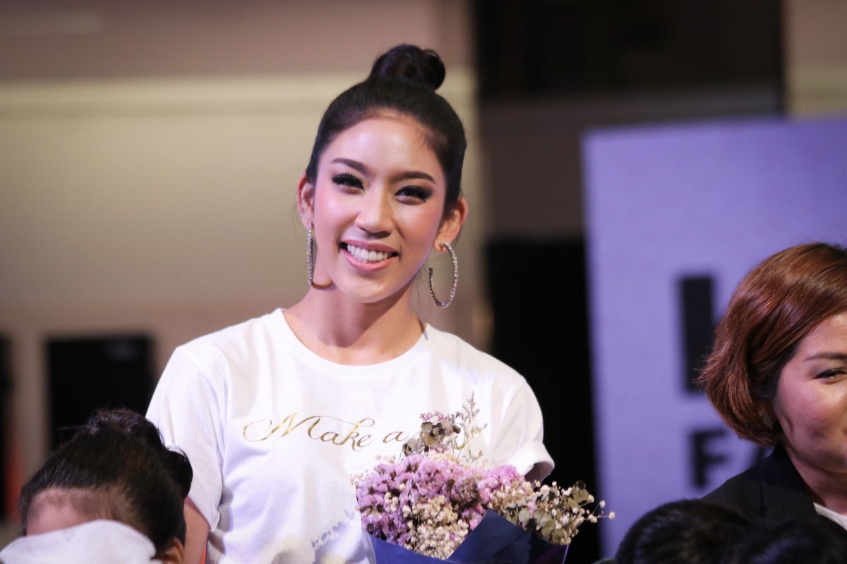 mukmac_fc's tweet photo. พี่มุกคนสวยกับน้องๆ 😃😊😀📸 @Af11Muk #imukkyy #kfs2018 #discoparty #makeawish #kidsfashionshow #babysitter https://t.co/Gwnm0OEtwm