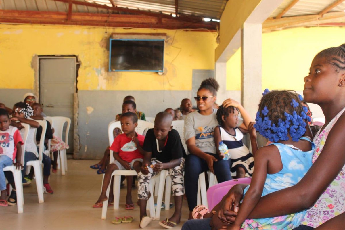 ApsSorrir's tweet photo. Música,dança,teatro e muito humor,também fizeram parte desse dia tão maravilhoso.
Ainda sobre a visita a confraternização ao centro de acolhimento de crianças e jovens EL BETEL 
Uma vez APS,APS para Sempre https://t.co/LbZ6kukzYu
