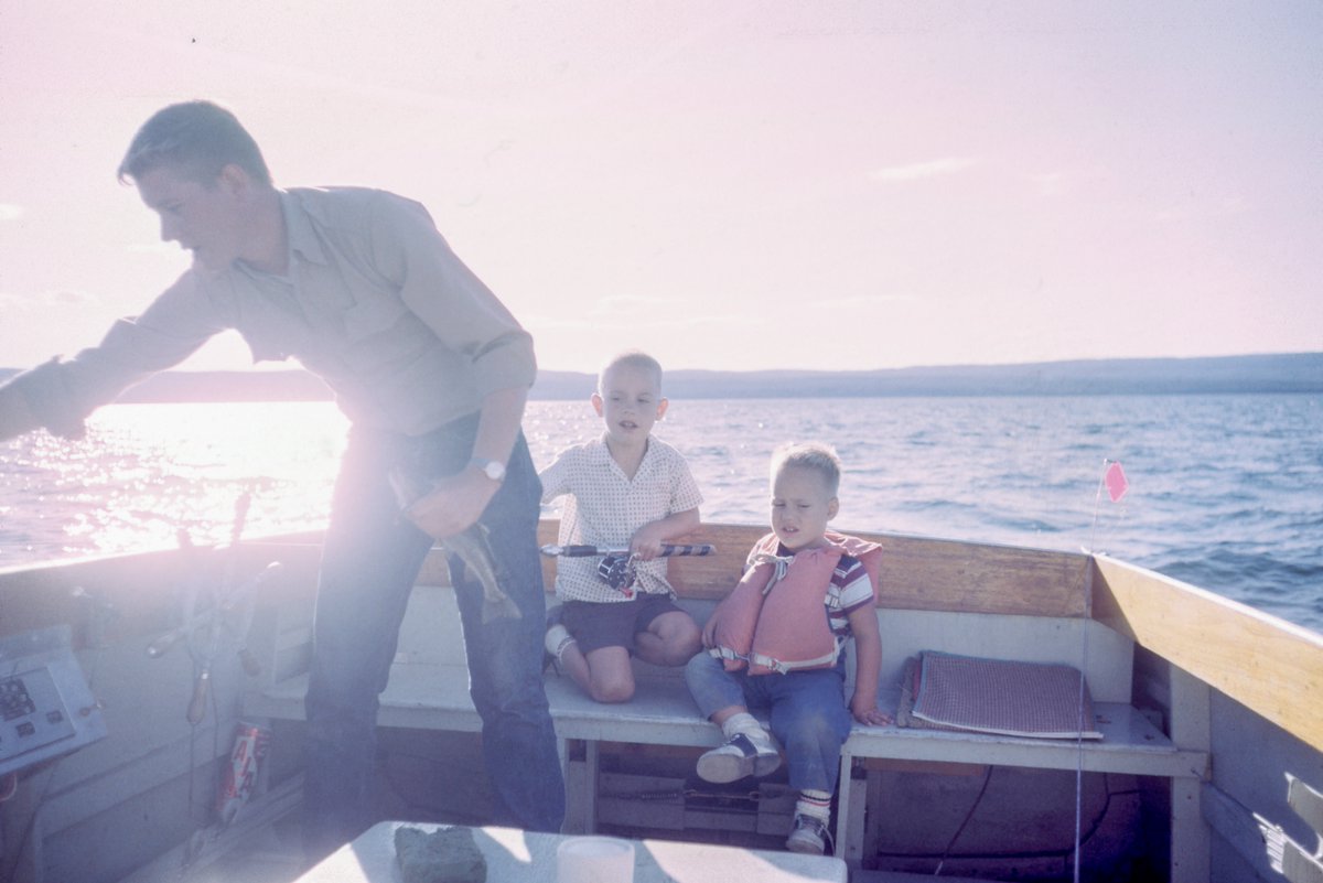 TempressMarine's tweet photo. We’re offering free shipping on orders over $99 just in time for Father’s Day! Head over to the TEMPRESS Store now and see what the Dad in your life might like! #FathersDay #TEMPRESSAdventures #FishOn 
https://t.co/kZGJbsbfbc https://t.co/kSF40z6mNP
