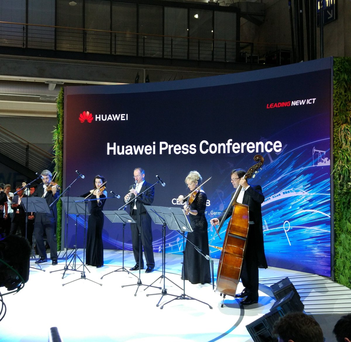 edoardx's tweet image. the road to #digitalization begins with a #stringquintet #cebit18 @Huawei @cebit @HuaweiItalia @impresacity @channelcity